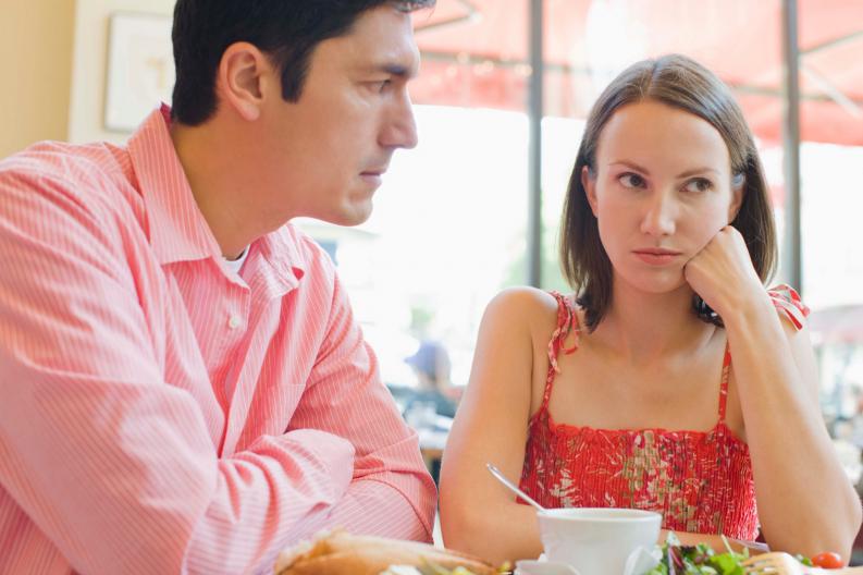 las-5-senales-que-te-indican-que-tu-pareja-te-quiere-pero-no-te-quiere-lo-suficiente-004